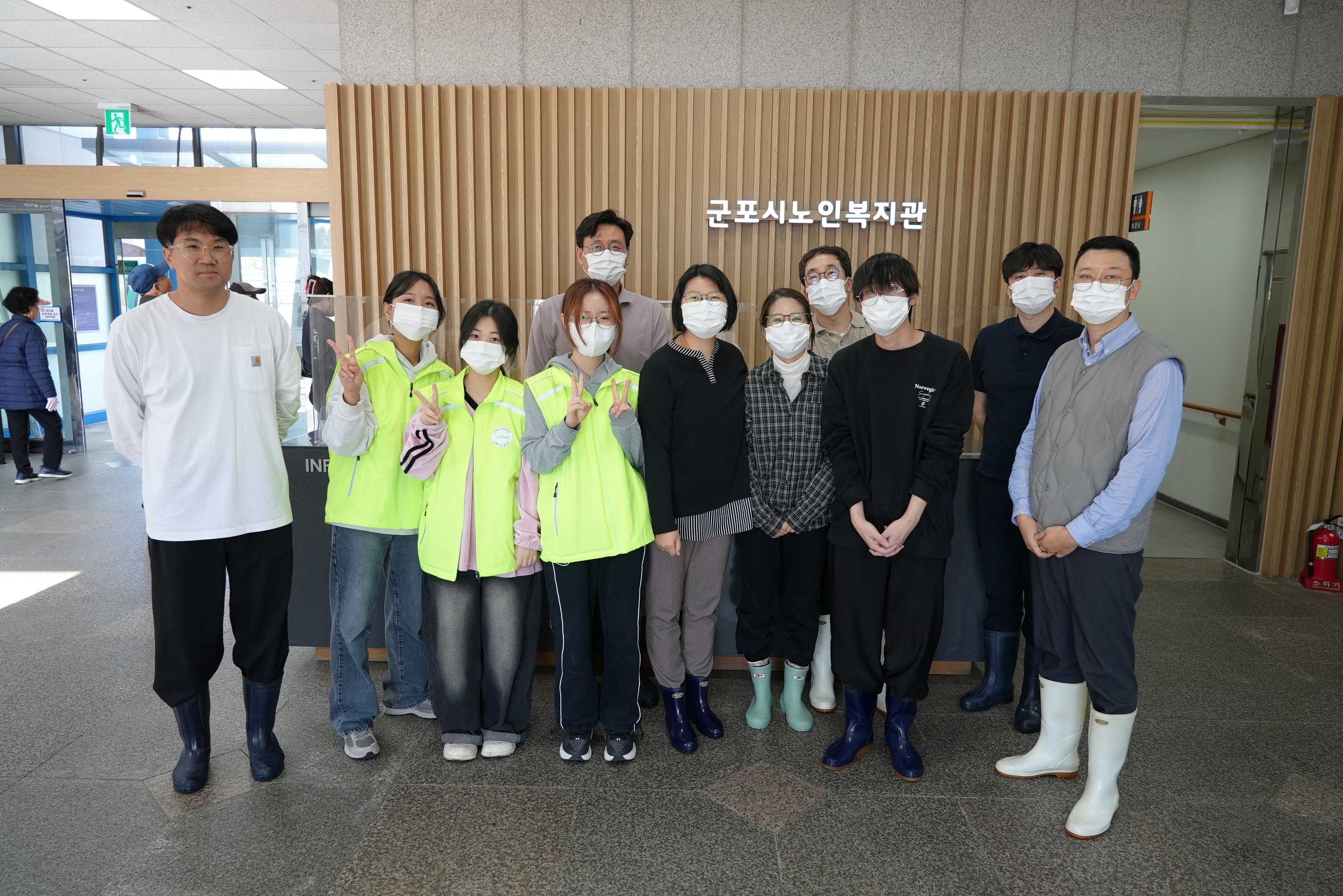 한세대 사회봉사단과 교직원봉사단이 함께 경로식당 봉사활동 실시 대표이미지